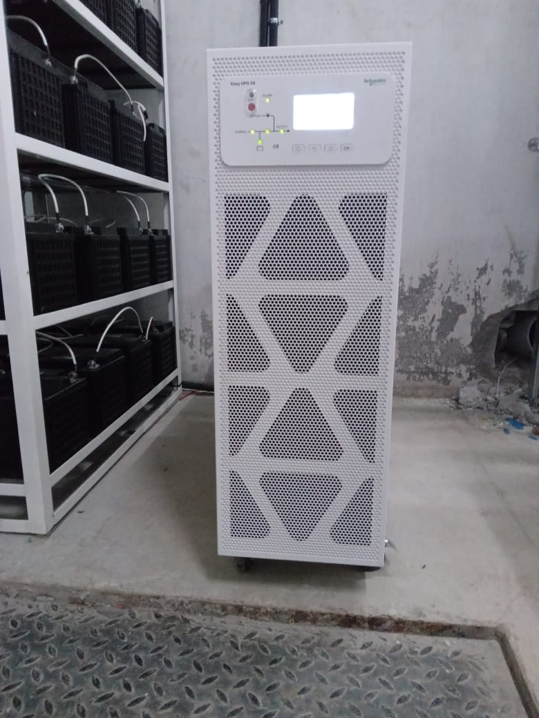 Schneider Easy UPS 3L installation